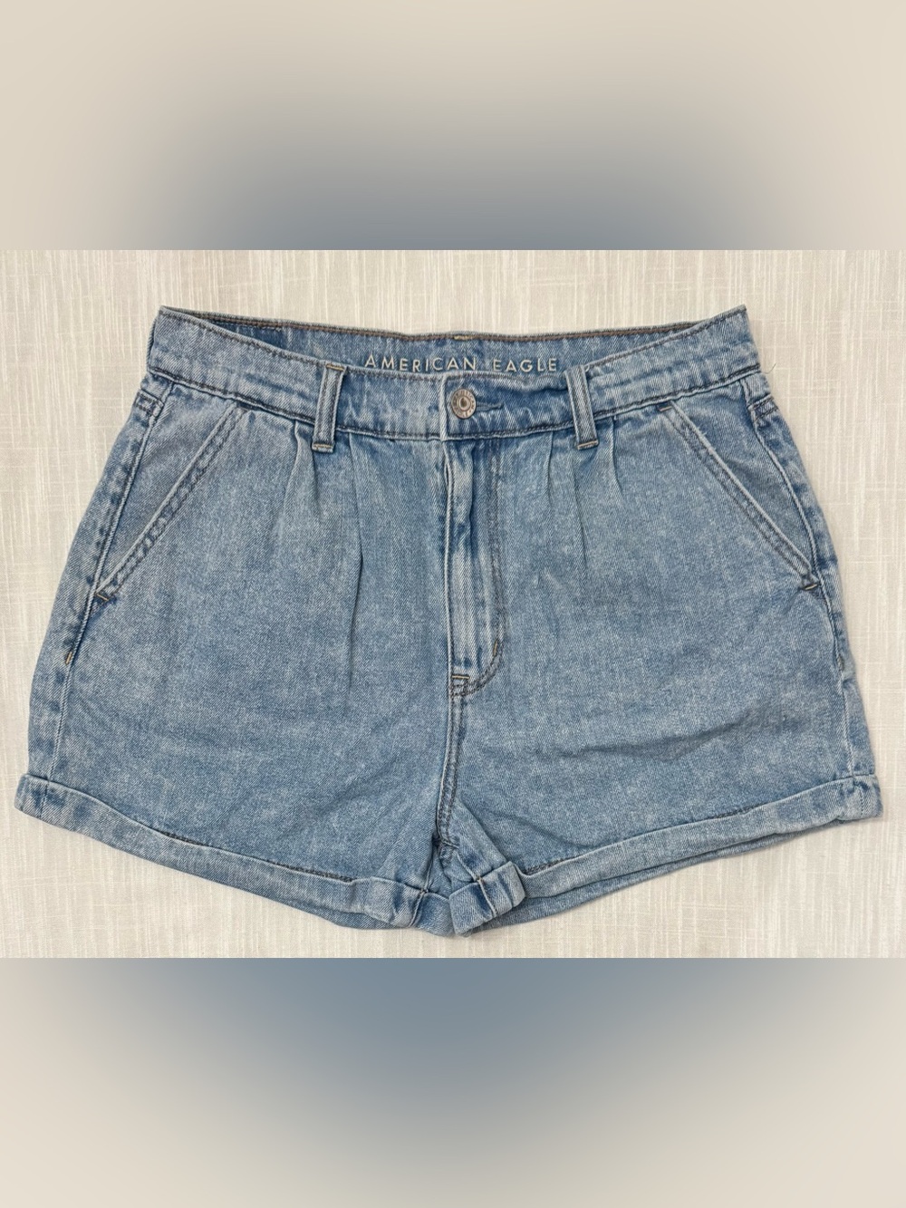American Eagle Outfitters Mom Shorts High Rise Blue Denim Cuffed Pockets Size 6